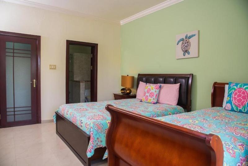 Appartamento Maribella@Crystal Cove Ocho Rios Stanmore Grove Esterno foto
